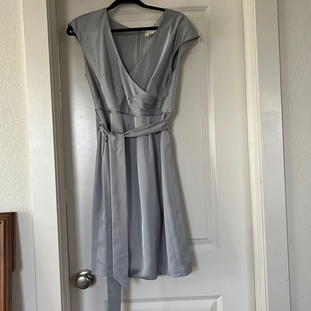 J Crew Women’s Gray Dress Size 6 Excellent Condition.